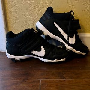 Nike softball cleats